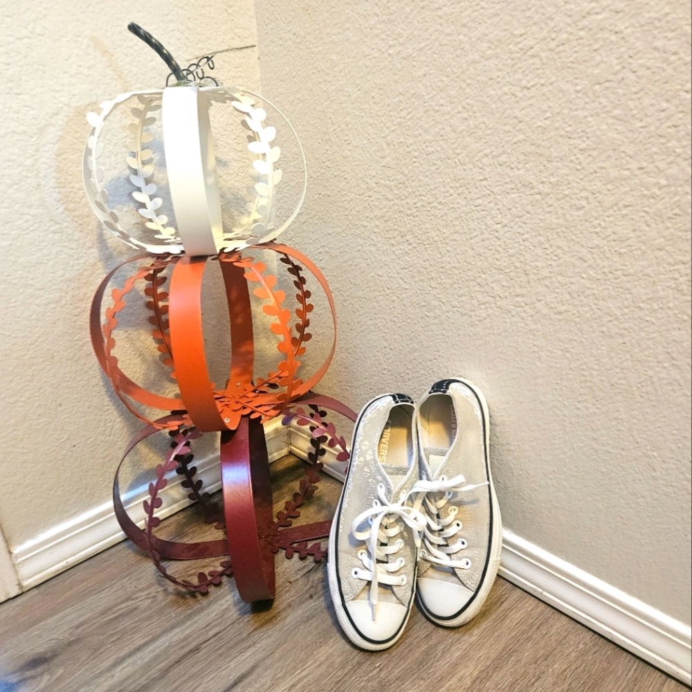 Size 8 Sparky Converse